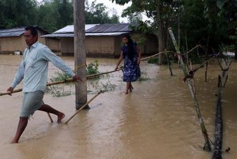 Количество погибших от наводнений в Индии достигло почти 150