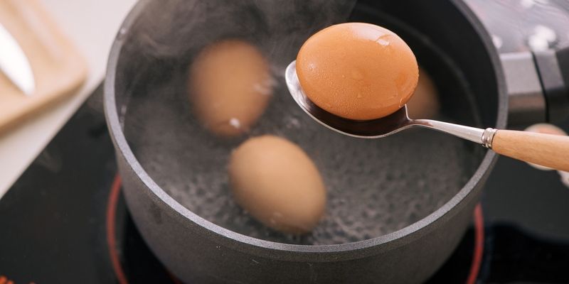 Какую грубую ошибку при варке яиц допускают почти все