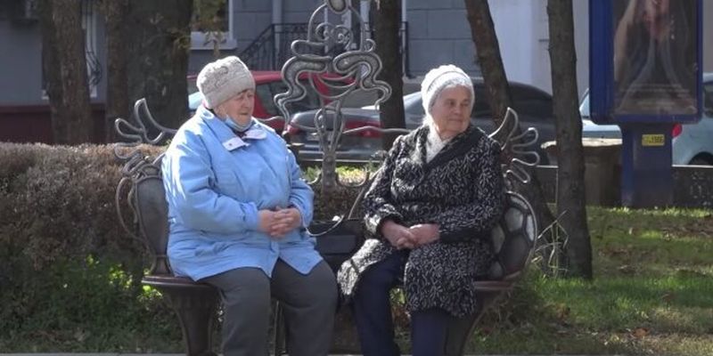 Українські пенсіонери отримають 200 гривень надбавки, але пощастить лише частині: у кого зростуть виплати