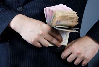 Зарплата почти в полмиллиона: три структуры, чьи чиновники получают больше всех в Украине