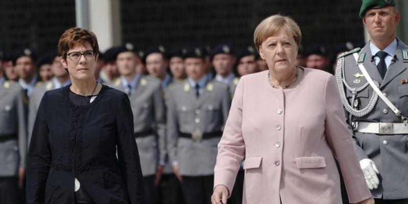Меркель обещает больше денег Бундесверу