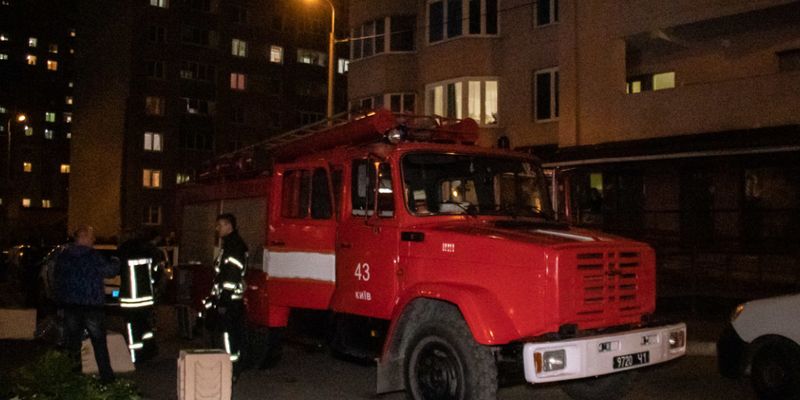 В Киеве в многоэтажном доме горела квартира