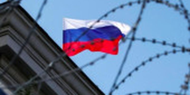 Американська організація зі змішаних єдиноборств заборонила російським бійцям виступати під прапором країни