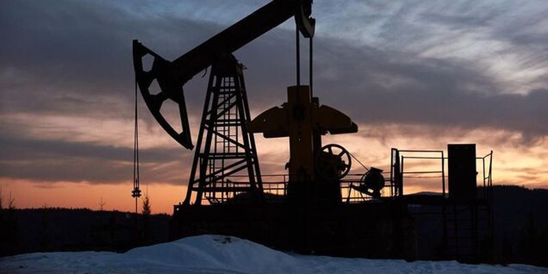 Росія наказала своїм компаніям скоротити видобуток нафти – Reuters