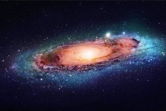 "Хаббл" зазирнув у "викривлену" галактику після потужного зіткнення: унікальні фото