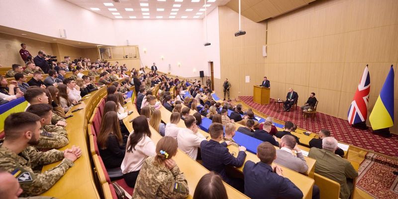 Зеленський: Українську освіту треба зробити конкурентоспроможною та сучасною