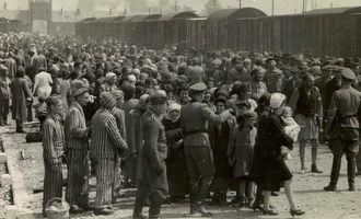 Международный день памяти жертв Холокоста: как расстреливали и закапывали живьем евреев в Украине