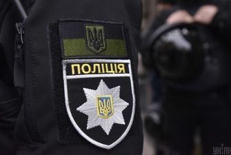 У Києві в дворі житлового будинку знайшли тіло жінки: при ній було поліцейське посвідчення
