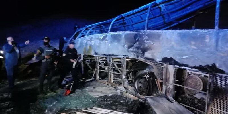 Сгорели заживо: в Египте случилась жуткая трагедия с пассажирским автобусом