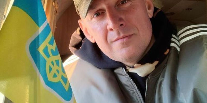 Потап у військовій кепці привітав українців з Днем Збройних Сил
