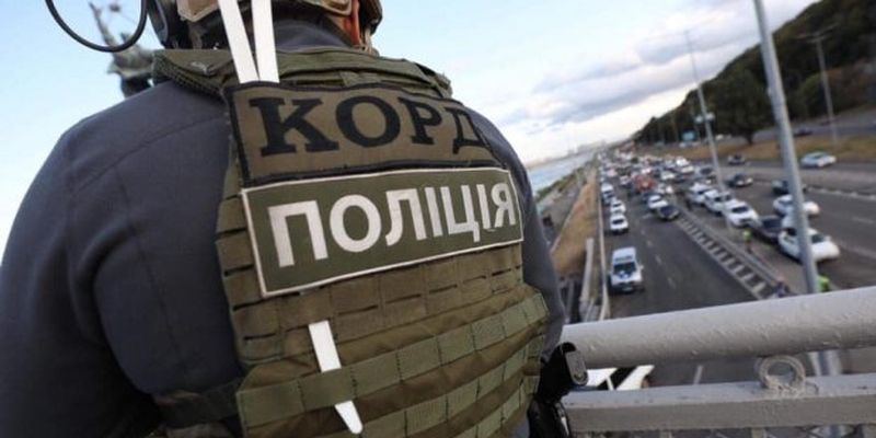 Стало известно, кто угрожает взорвать мост Метро в Киеве