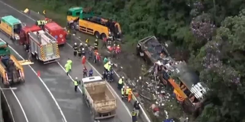 У Бразилії автобус з туристами зірвався у прірву: 19 загиблих