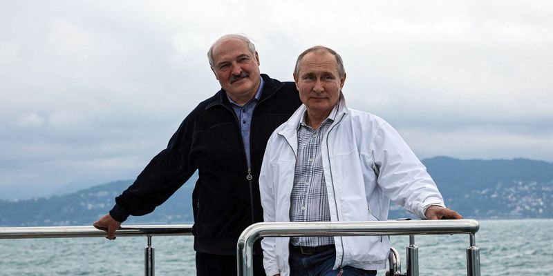 Белорусское поле экспериментов. Как Путин проверяет "красные линии" Запада, подставляя Лукашенко