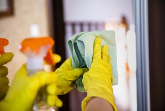 Чем помыть зеркало, если нет специального средства: 6 действенных способов/Все "ингредиенты" найдутся в каждом доме