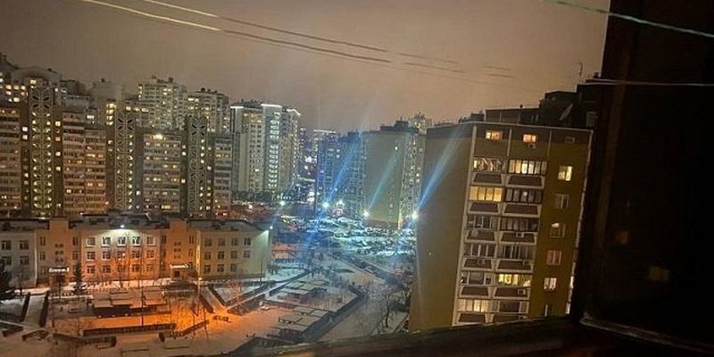 У Києві жінка разом із 3-річним сином намагалася стрибнути з 12 поверху