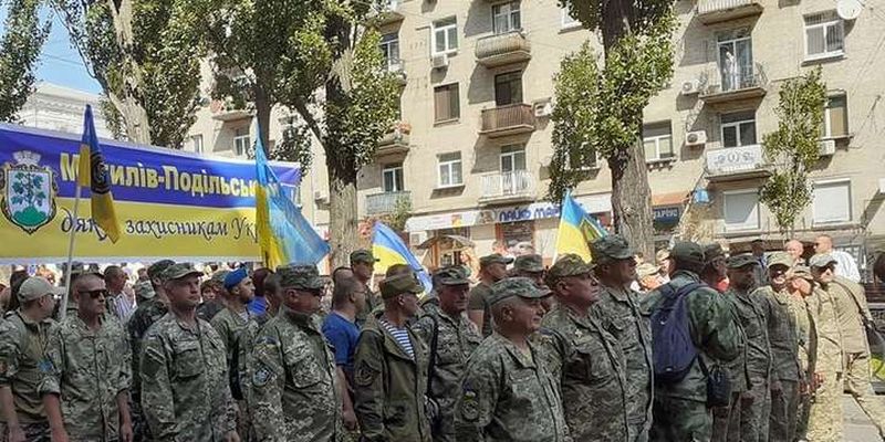 Марш захисників України: коли хтось захоче здати країну, то дуже не солодко їм прийдеться