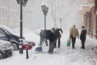Снегопад накрыл Одессу: синоптики сообщили, когда ослабеют осадки