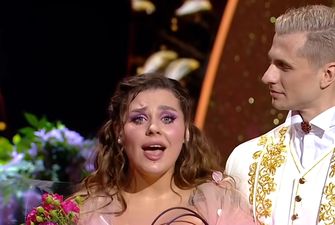 Курйоз на "Танцях з зірками": Олександра Заріцька втратила спідницю просто на сцені