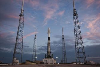 SpaceX перенесла історичний запуск ракети із 60 супутниками для роздачі Інтернету. Інфографіка