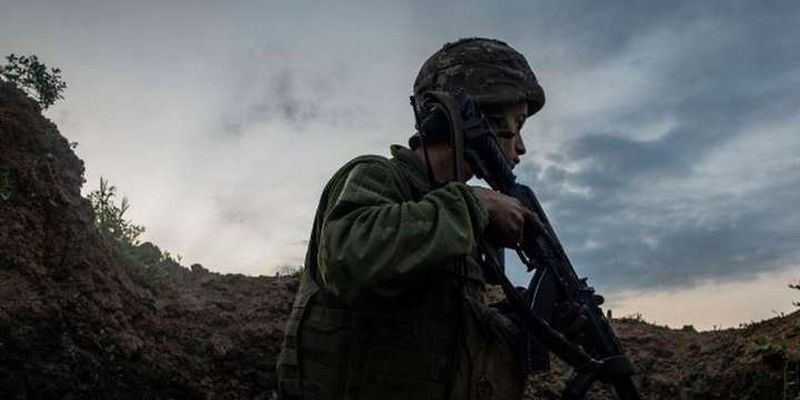 Ситуація на Донбасі: окупанти з ПТРК обстріляли позиції ЗСУ, двоє українських армійців поранені