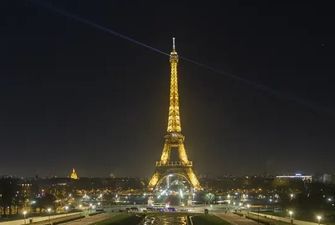 Эйфелева башня в Париже скоро погрузится во тьму: с чем это связано