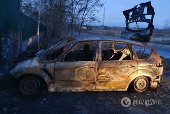 Под Киевом сожгли машину президента: подробности
