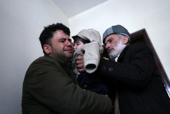 В Афганистане вернули в семью пропавшего во время эвакуации мальчика