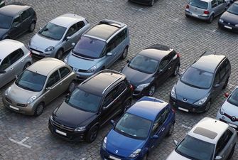 Решить проблему парковки автомобилей в центре Киева пока не представляется возможным – автоюрист