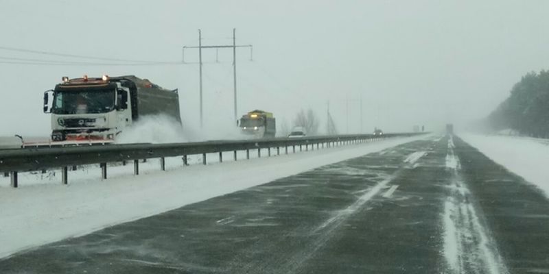 Укравтодор из-за непогоды закрыл трассы для грузовиков на Запорожье и Николаевщине
