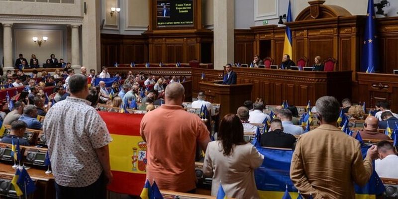 В Украине партии получили 1,6 млрд гривен: на что потратили деньги политики