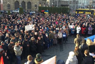 У Львові більше тисячі людей вийшли на мітинг проти капітуляції