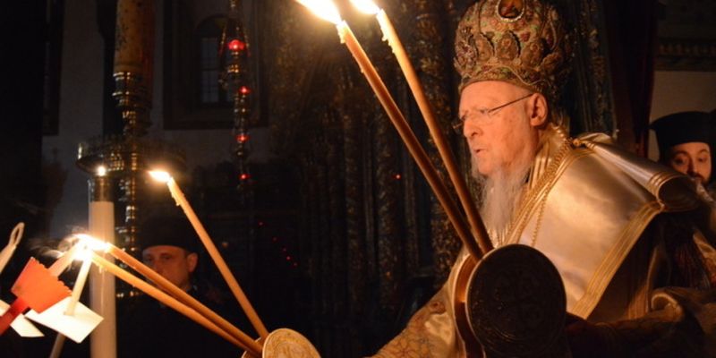 Вселенский патриарх на Пасхальной службе призвал к прекращению войны в Украине