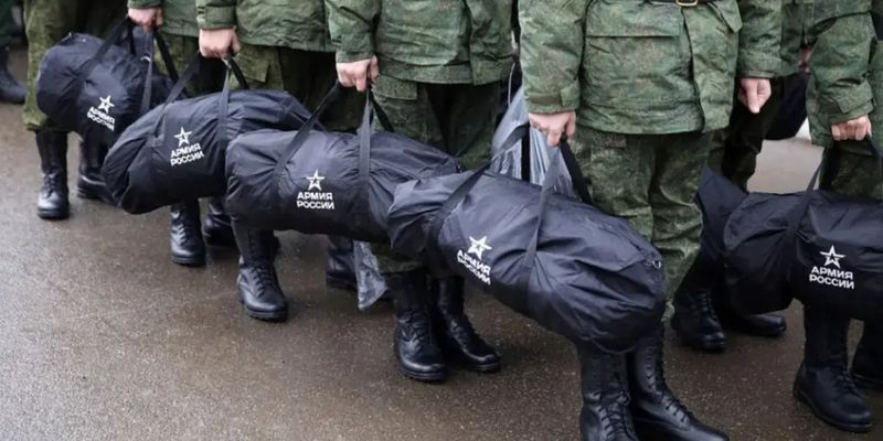 Боятся мобилизации: СМИ узнали, как Кремль планирует набирать людей на войну