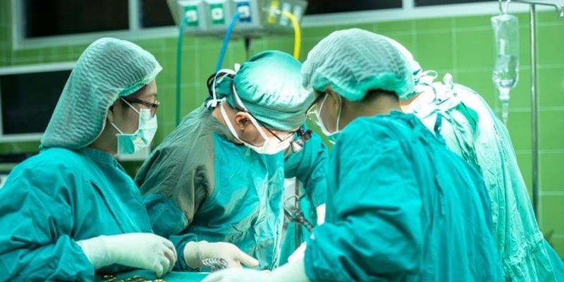 Во Франковске хирурги из США и Украины провели 31 операцию по спасению воинов