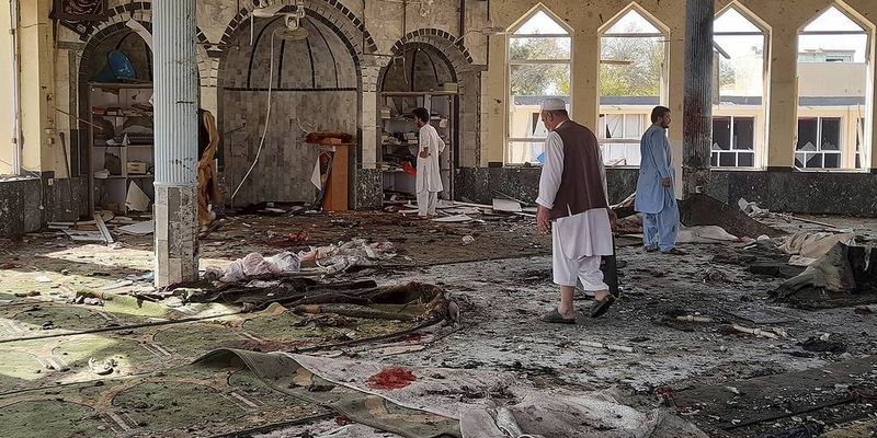 Число жертв теракта в мечети на севере Афганистана достигло 150