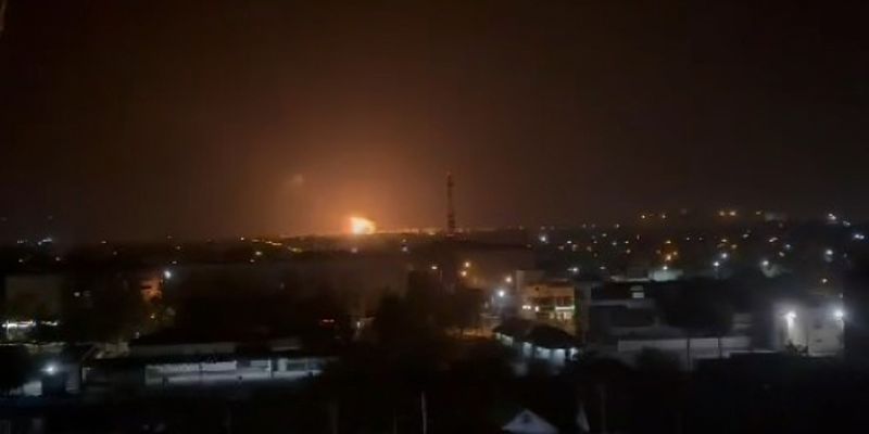 Гучні вибухи та пожежі: у РФ повідомили про масовий наліт дронів на Краснодарський край