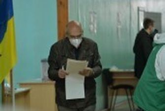 У Чернівцях оприлюднили перші екзит-поли: на виборах мера перемагає Клічук