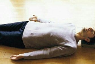Если болят спина, шея: ради расслабленного сна нужно отказаться от мягкой кровати
