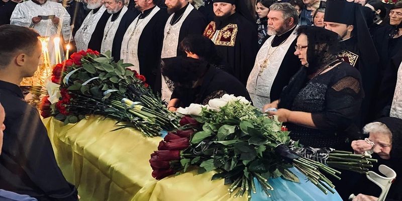 Священники УПЦ в шести регионах Украины отпели украинских военнослужащих