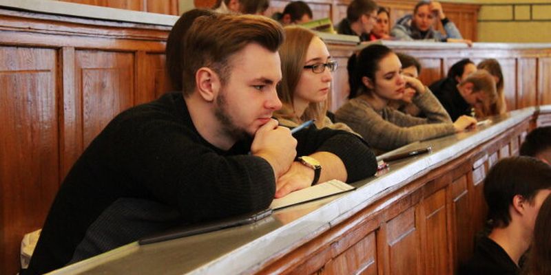 Скільки коштує один студент в Україні: рекордні суми, у які важко повірити