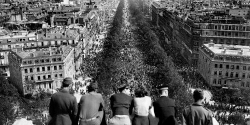 Как радовались победе над нацизмом в 1945 году: яркие архивные фото