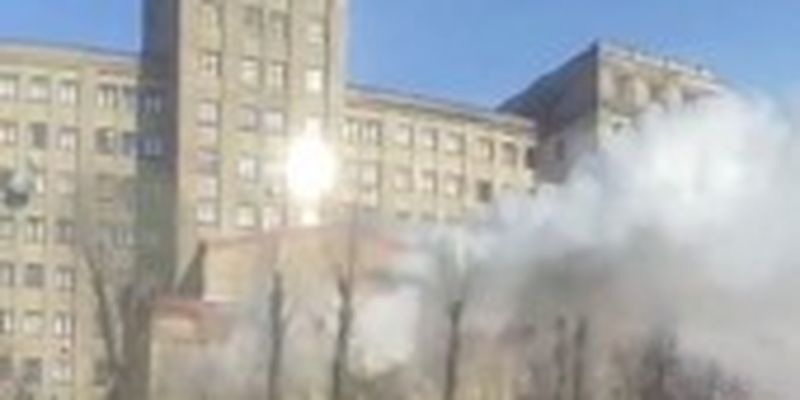 У Харкові в університеті Каразіна спалахнула пожежа: евакуювали 300 людей