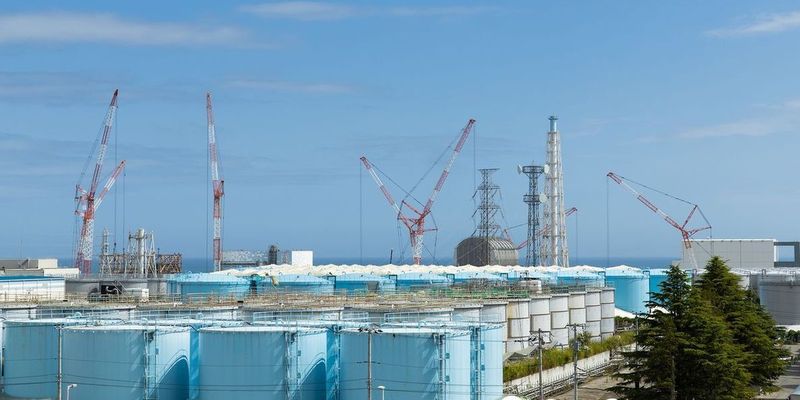 Радиоактивную воду с АЭС "Фукусима" решили слить в океан