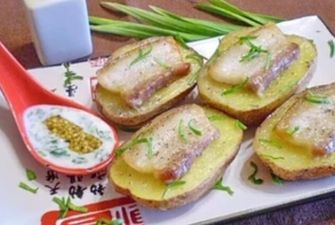 Рецепт восхитительной картошки с салом и чесноком в духовке