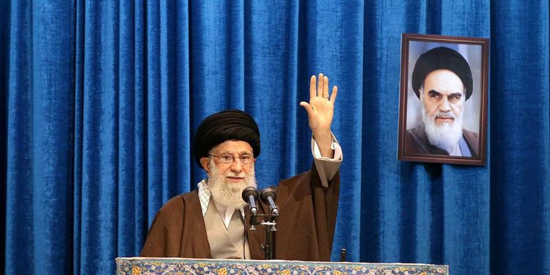 "Ляпас для США": Верховний лідер Ірану вперше за вісім років провів п’ятничну молитву у Тегерані