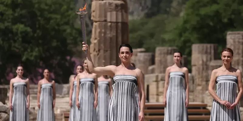 В Греции зажгли олимпийский огонь по случаю летних Игр в Париже