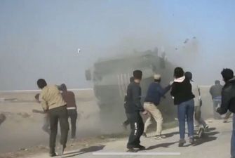 Сирія: місцеві атакували російський патрульний БТР