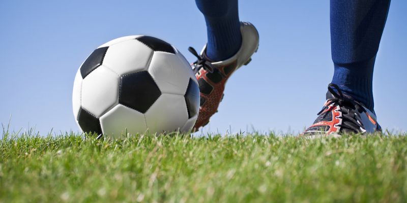 «Опасные удары по мячу»: Футболисты чаще других страдают от слабоумия - ученые