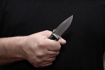 В Шевченковском районе Киева житель Кропивницкого с ножом напал на женщину