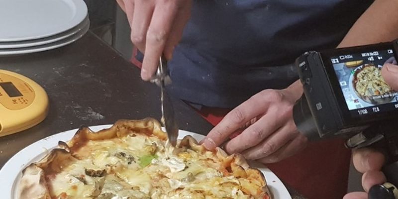 Во Франции приготовили чудо-пиццу с 257 сортами сыра
